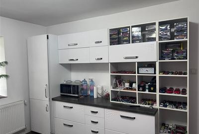 Apartament cu 3 camere semidecomandat, mobilat în Rogerius - 2