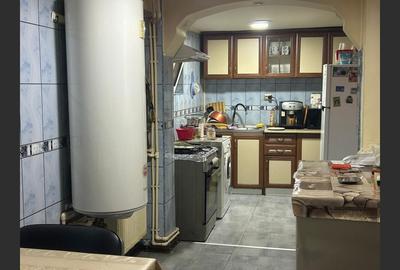 Casă cu 8 camere cu Canalizare în Drăguțești - 8