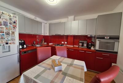 Apartament cu 3 camere semidecomandat, mobilat în Florești - 12