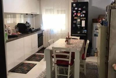 Apartament 4 camere decomandate 95mp in 1Mai, zona Sara
