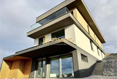 Spațiu comercial, de 200 mp, în Central - 4