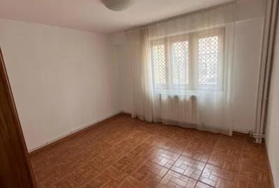 Apartament patru camere - parter - Școala nr. 9 - 2