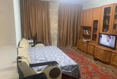 Apartament cu 3 camere decomandat în Războieni - 2