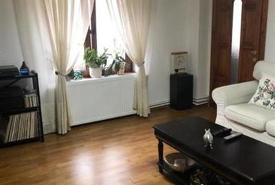 2 Case renovate, gata de mutat. Zona Vulcan - 2