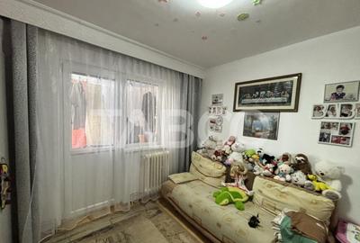 Apartament de vanzare 3 camere 65mp cu pivnita zona Valea Au - 4