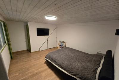 Apartament cu 3 camere semidecomandat în Schei - 2