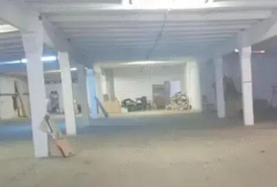 Spațiu comercial, de 3,000 mp, în Central