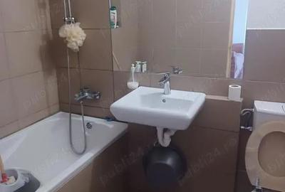 Apartament cu 3 camere semidecomandat în Micro 14 - 2