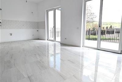 Apartament cu 3 camere decomandat în Bucium - 3