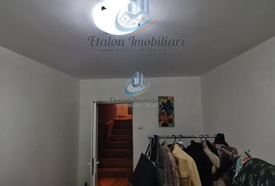 Apartament cu 4 camere decomandat în Periferie - 10
