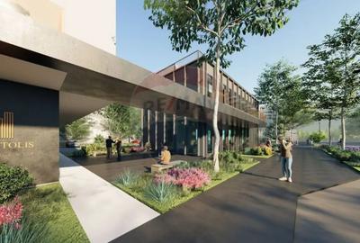 Apartament cu 4 camere semidecomandat în Tractorul