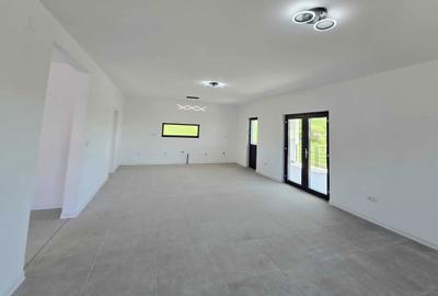 Casă cu 4 camere în Ciritei - 1