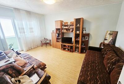Vânzare apartament 3 camere | Zona Vest – Lămâița | Etaj 10/10 - 2