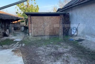 Casă cu 5 camere cu Teren 986 Mp în Pericei - 1
