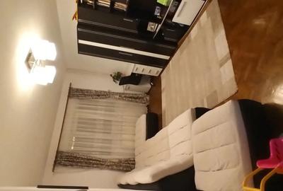 Apartament cu 3 camere decomandat în Decebal