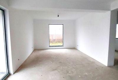 Duplex cu 5 camere cu Canalizare în Central - 12