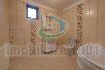 Casă cu 6 camere cu Teren 200 Mp în Central - 14