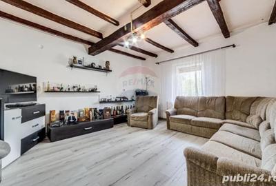 Casă cu 4 camere cu Teren 400 Mp în Central - 1