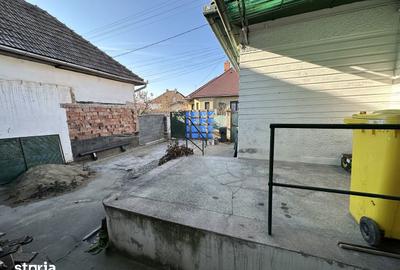 Casă cu 4 camere cu Teren 250 Mp în Central - 1