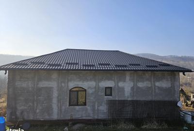 Casă cu 4 camere cu Canalizare în Boțești - 20