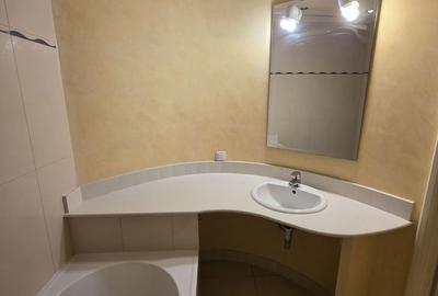 Apartament cu 2 camere decomandat în P-ța Victoriei - 1