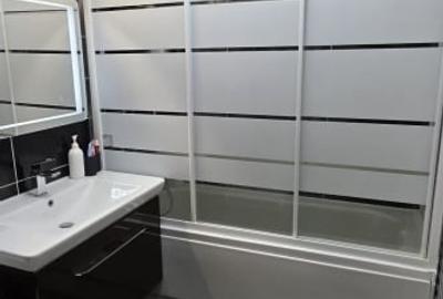 Apartament cu 3 camere semidecomandat, mobilat în Micro 9 - 12