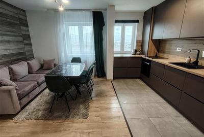 Apartament cu 3 camere semidecomandat, mobilat în Tractorul - 3