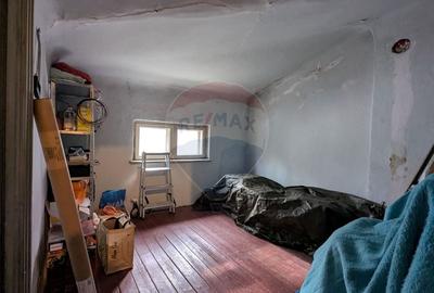 Casă cu 11 camere cu Teren 330 Mp în Iancului - 40