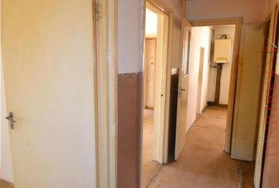 Apartament cu 3 camere decomandat în Astra - 6