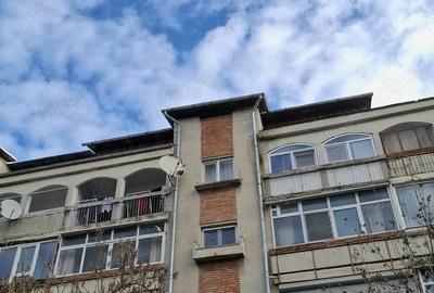 Apartament 4 camere 77,48 mp intabulat Str. Decebal, Bl. J, Draga?ani, Valcea - 19