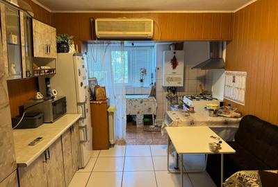 Apartament cu 3 camere decomandat în Mărășești - 4