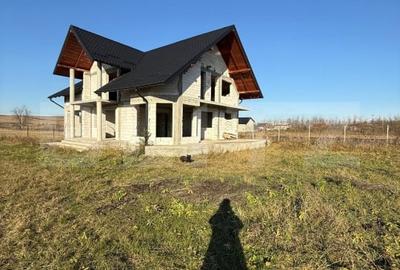 Casa cu etaj la rosu, 160 mp utili, 1200 mp teren, zona Trei Movile - Scheia - 1