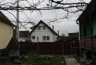 Casă cu 3 camere în Albești