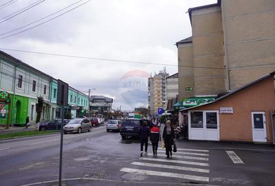 Spațiu comercial, de 43 mp, în Est - 6