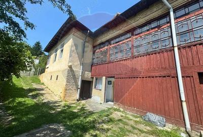 Casa boiereasca cu istorie, teren generos ?i ie?ire la Raul Targului - 12