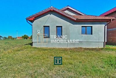 Casă cu 4 camere cu Canalizare în Fântânele - 2