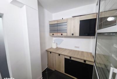 Spațiu comercial, de 68 mp, în Central - 8