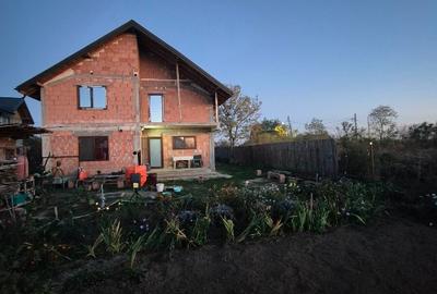 Vând casă Varlaam Giurgiu - 2