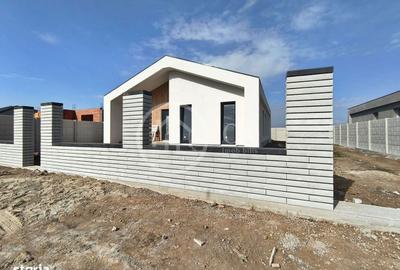 Casă cu 4 camere decomandat în Sântandrei - 1