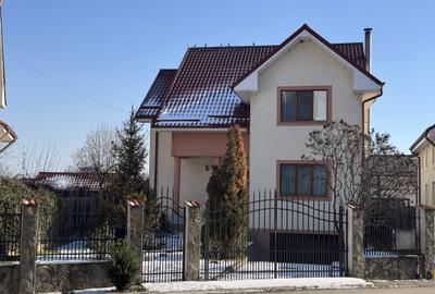 Casă individuală cu 5 camere cu Teren 500 Mp în Steaua - 1