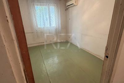 Apartament cu 3 camere semidecomandat în Apusului