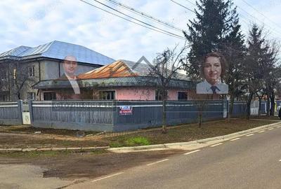 Casă cu 6 camere cu Canalizare în Est - 11