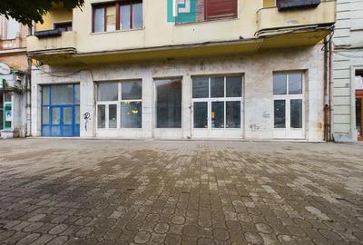 Spațiu comercial, de 338 mp, în Central - 4