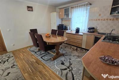 Casă cu 5 camere cu Teren 2800 Mp în Măriței - 8