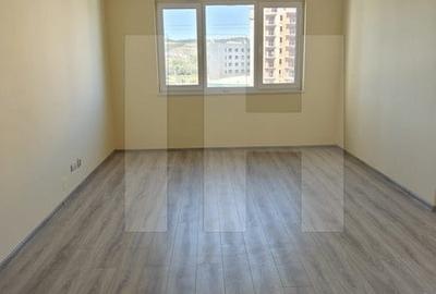 Apartament 3 camere, etaj intermediar, Zona Vivo - 3