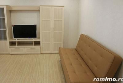 Garsonieră decomandată în Titan