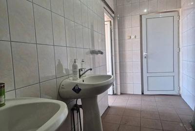 Casă cu 3 camere cu Teren 40 Mp în Central - 1
