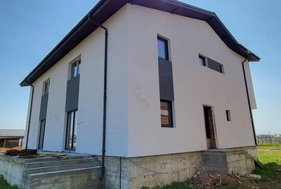Casă cu 4 camere cu Teren 250 Mp în Vârteju - 3