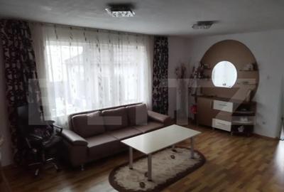 Casă cu 7 camere cu Teren 420 Mp în Cetate - 4