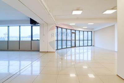 Spațiu comercial, de 1,000 mp, în Calea București - 18